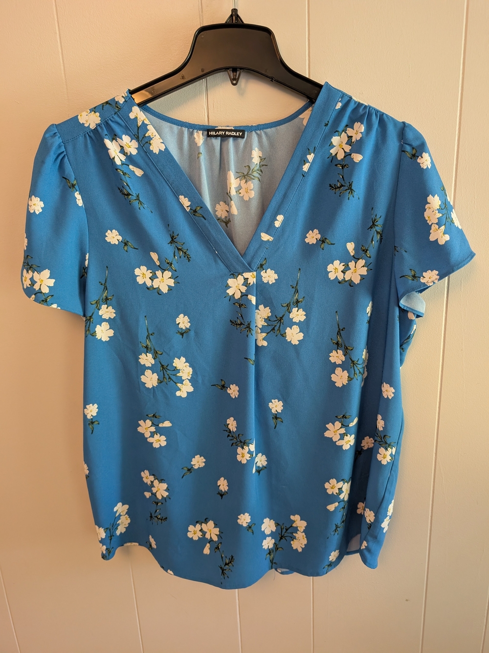 Hilary Radley Blue Floral V-Neck Short Sleeve Blouse